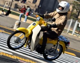 為什麼日本的郵遞員和送報員都騎本田摩托超級幼獸？