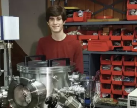這個美國高中生在車庫裡自己造出了晶片