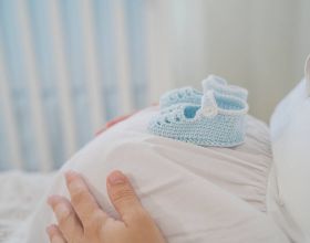 寧願逼女兒去死，也不願讓女兒讀書，作為母親，她為何如此心狠？