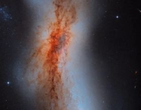 每日天文一圖｜NGC520：哈勃拍攝的碰撞星系