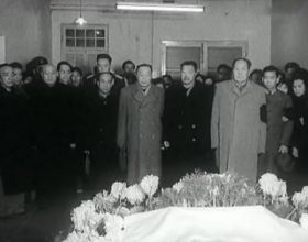 羅榮桓逝世，毛主席夜不能寐，悼念時當眾流淚：這是一個好同志啊