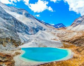 93年，華國鋒等七百老幹部歡聚中南海，緬懷毛主席豐功偉業