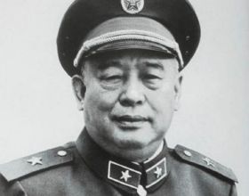 19歲成為任弼時的警衛隊長，擔任新中國副總理，秘書後來是副主席