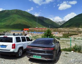 漢EV自駕新疆獨庫公路，探訪獨庫公路烈士陵園，致敬築路人