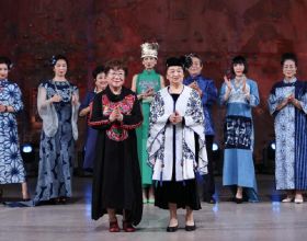 “穿越”千年！蠟染工藝綻放北京時裝週舞臺