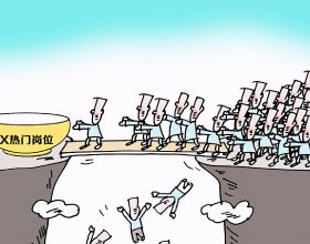 坎爺31歲新女友出街罕見遛娃！素顏亮相頭髮凌亂，1歲兒子顏值高