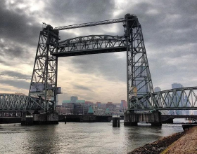 25歲小夥子，堅持練瑜伽！結果大腿&OpenCurlyDoubleQuote;咔擦&rdquo;骨折了