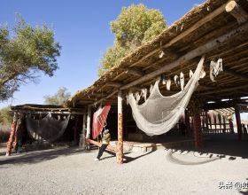 原始的風俗習慣，獨特的圖騰文化，走進羅布人村寨