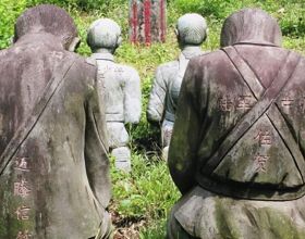 4個日本兵長跪在中國，日本多次要求拆除，中國：先應3個條件