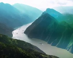 岳雲鵬老婆曾是護士，為家庭放棄工作，吃苦耐勞不離不棄