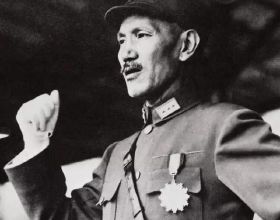 蔣介石率30萬大軍包圍，毛澤東卻原地睡覺3天，事後才知此計真高