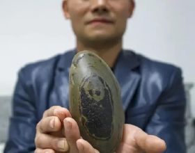 2004年他在四川撿到一塊石頭，12年後價格漲到100萬