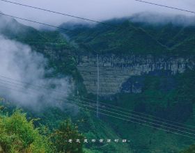 重慶網紅瀑布“馬尿水”，落差300米，國內能排第幾？