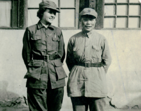 1979年，鄧小平訪問美國，卻意外地收到了毛主席42年前寫給他的信