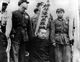 國軍少將救下8萬紅軍，卻差點被槍決，毛主席叮囑：一定要找到他