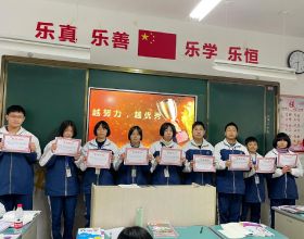 競技場的&OpenCurlyDoubleQuote;捧殺&rdquo;與&OpenCurlyDoubleQuote;棒殺&rdquo;