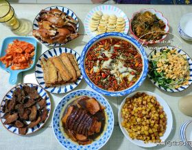 中秋家宴10道菜，雞鴨魚肉齊全，百十多塊錢真實惠，全家吃美了
