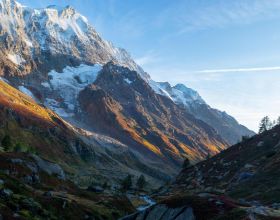 三星S21 FE生不逢時，被小米12花式吊打，2022年尷尬新機