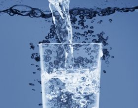 什麼樣的水最好喝？世界衛生組織提出六項優質水標準
