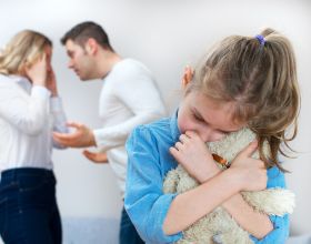 爸媽經常吵架，對孩子有哪些影響？比想象中更嚴重