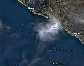 衛星捕捉到南加州海岸附近的海洋石油洩漏事件