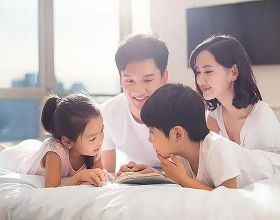拉低喬欣古韻感的，不是她的大眼袋，而是她的直角肩
