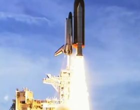 1955年授銜，林彪對劉亞樓的軍銜感到不滿，為他出頭建議授予大將