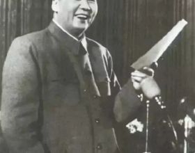 1959年毛主席回韶山，看完一份名單後反問：我弟弟還能害我不成？