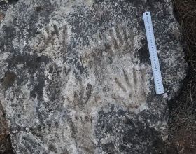 青藏高原考古新發現，22萬年前兒童史前塗鴉，顛覆了科學家的認知