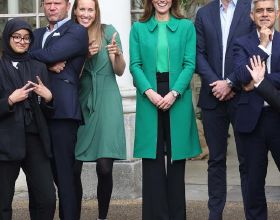 凱特王妃穿著7年前綠衣亮相，拉鍊終於打開了，罕見和威廉無互動
