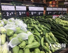 受陰雨天氣影響蔬菜價格普漲 菠菜、茼蒿每斤10.98元，比豬肘肉貴1元