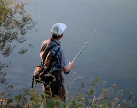 男人喜歡釣魚，不外乎這5個原因