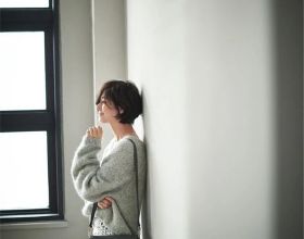 越簡約、越高階！這位52歲日本主婦的“極簡穿搭”，照著穿保準美
