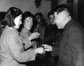 東北抗日女英雄：金日成苦尋50年的救命恩人，還曾送朝鮮百噸麵粉