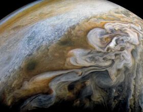 木星比某些恆星還大，它為什麼不是恆星？它會在未來被點燃嗎？