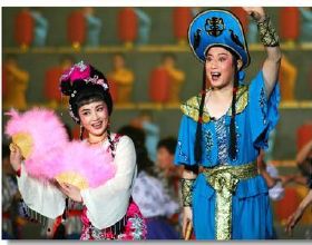 小潘潘唱的黃梅戲真的是對傳統文化的褻瀆嗎？真的好笑