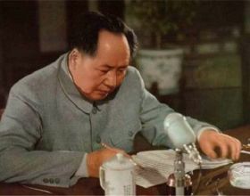 毛主席的文章寫得如何？蔣介石和他的兩大筆桿子都如何評價？
