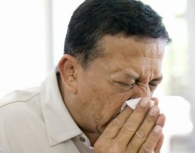 涼水洗鼻子能治療鼻炎？