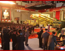 人類已無法阻擋，朝鮮公開高超聲速導彈，“朝鮮版東風17”？