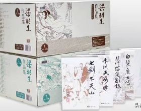 西拉米素顏照，年過半百也眉目清秀，高光時刻兩個設計師跪地服侍