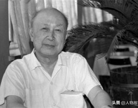 張傑夫婦風波後首次走機場，包裹嚴實看不見臉，謝娜藏身後太小巧