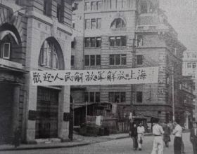1949年解放上海，我黨定下3條規矩，一民警卻無視，陳毅如何處理