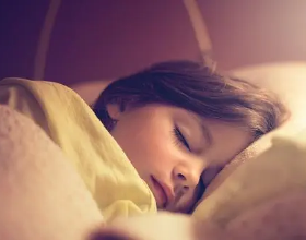 孩子翻來覆去難以入睡 家長能採取什麼措施？