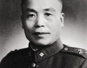 解放南京時，第一個率隊衝進“總統府”的營長，後來的結局如何？