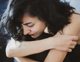 梅花綻放報春來