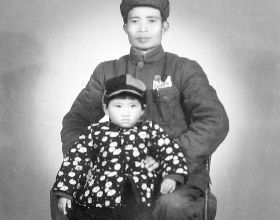 上海姑娘嫁給“糧草官”，結婚7年後，丈夫坦白：毛主席是我堂兄