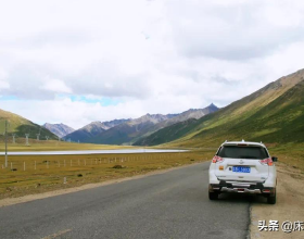 西藏新疆環遊第六站-雲霧中天路72拐好美，怒江大峽谷堵車真危險