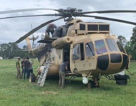 美媒曝俄製軍用直升機在美國農場迫降，老鄉太熱情讓飛行員措手不及