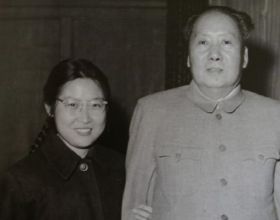 1976年，病重的毛主席給李敏做了一個手勢，大家沒明白是什麼意思