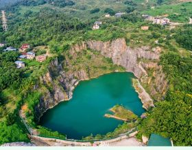 重慶巴南“發現”廢棄礦坑，翡翠色美得讓人心醉，遊客極少